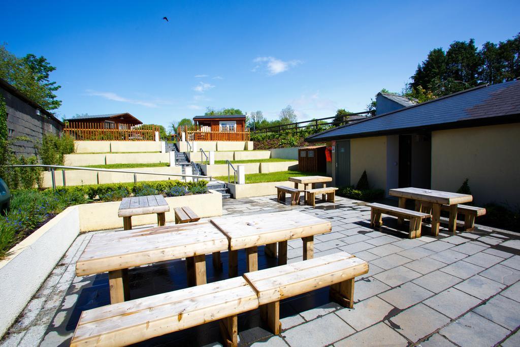 Giltraps Townhouse & Glamping Hotel Kinnitty Bagian luar foto
