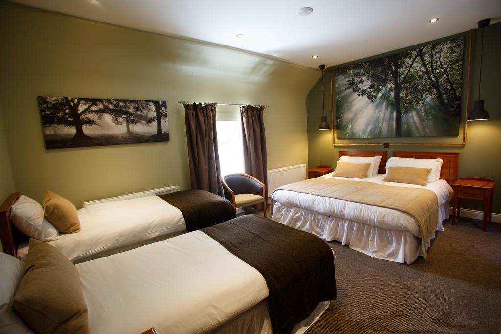 Giltraps Townhouse & Glamping Hotel Kinnitty Bagian luar foto